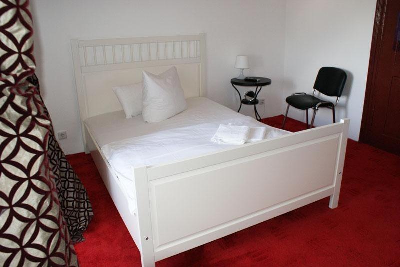 Pension De Lux Кёнигсбрунн Экстерьер фото
