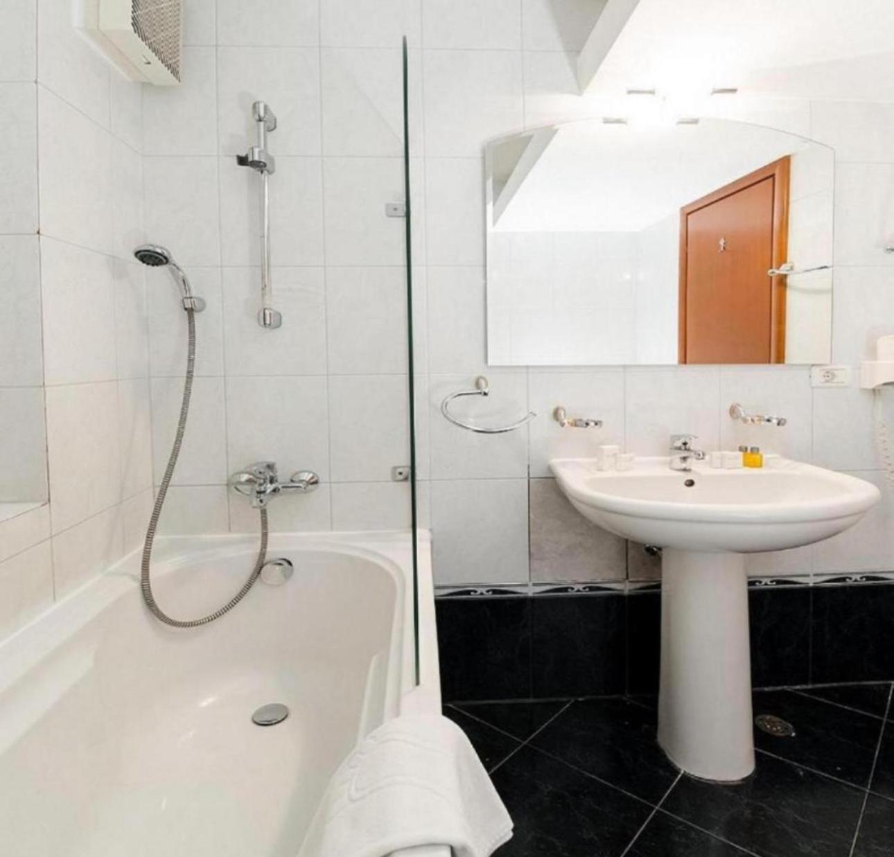 Pension De Lux Кёнигсбрунн Экстерьер фото
